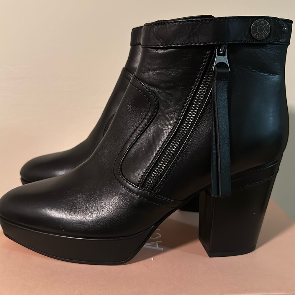 Acne Studios Track Boots - size 10 / 40 EU - New in Box